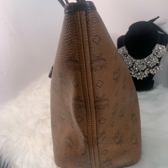 Authentic MCM Medium Tote - Picture 6 of 16